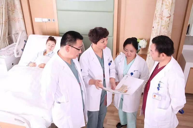 你发呆的60秒，他们正在做关乎生命的大事